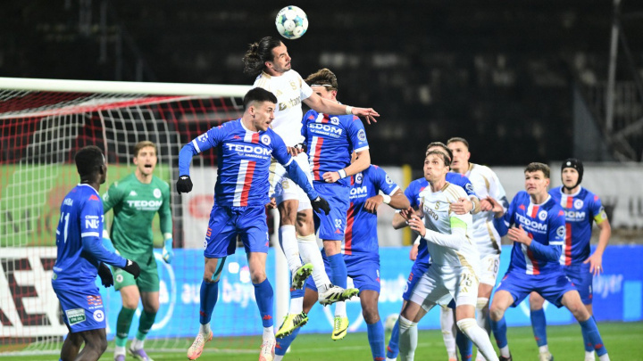 Fotbalisté Sparty vydřeli výhru nad Artisem a v poháru postoupili do čtvrtfinále