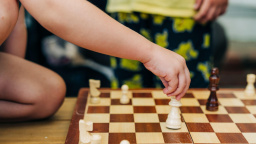 Tříletý Ind se jako nejmladší šachista probojoval na světový žebříček