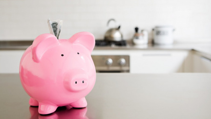 Neuvěřitelný nález v sekáči: Uvnitř staré pokladničky čekalo malé velké bohatství