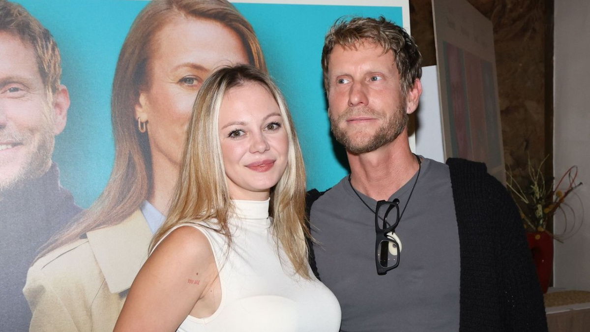 Proč opustil těhotnou partnerku? Slavný herec si nemůže vynachválit nový vztah