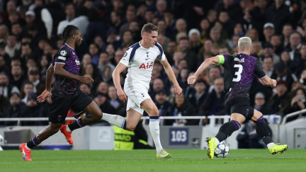Slavia dvakrát inkasovala z penalty a v Lize mistrů podlehla Tottenhamu 0:3