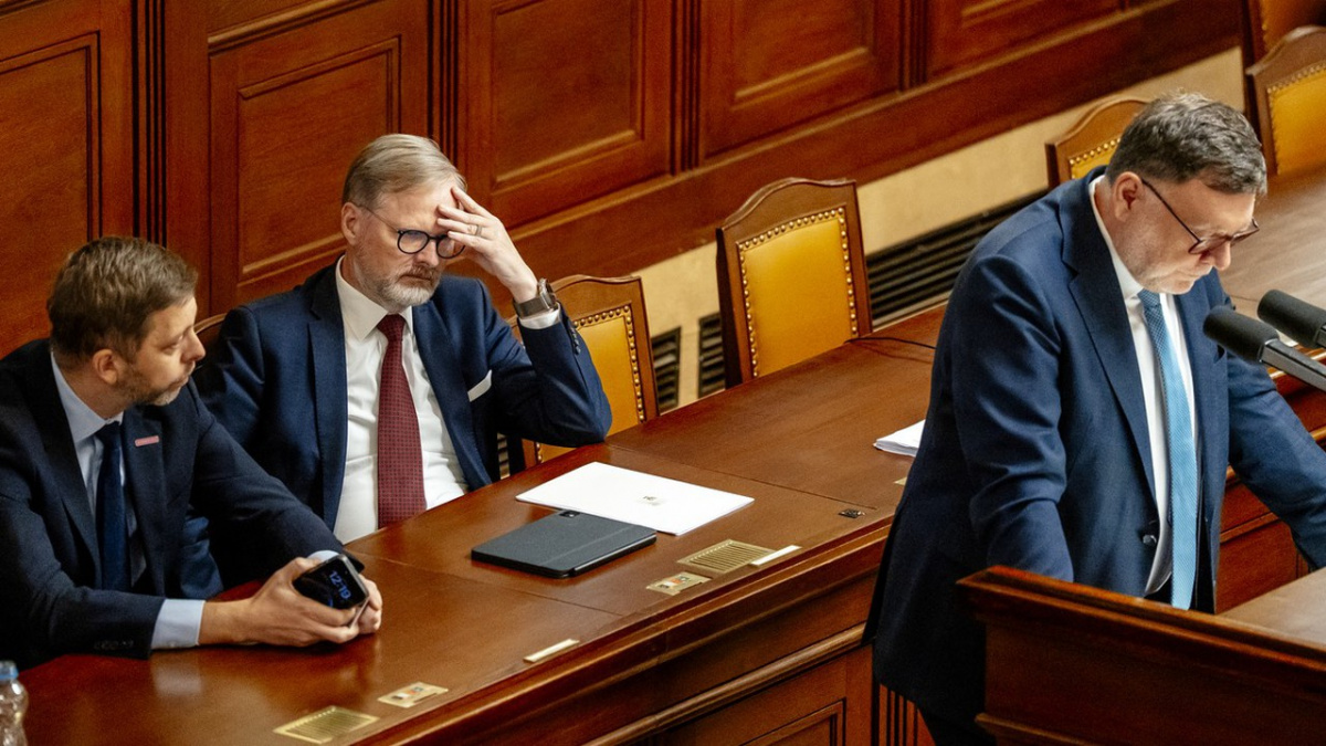 Fialova vláda v demisi se dnes sejde ke svému poslednímu řádnému zasedání