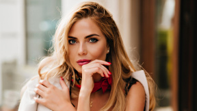 optimistic-blonde-woman-with-beautiful-blue-eyes-posing-rest-cafe-weekend