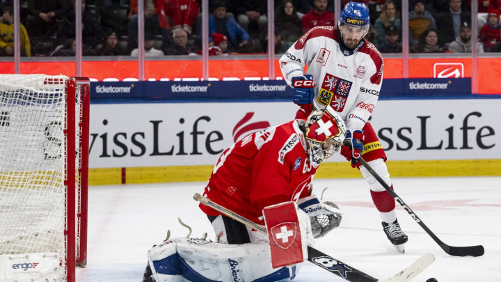 Hokejisté porazili Švýcary 5:3 a v neděli budou hrát o vítězství na turnaji
