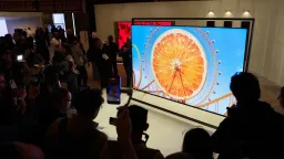 Samsung představil televizi, která přepisuje pravidla domácí zábavy - 130 palců šílenství