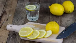 Nový rok, nové detox lži. Proč očisty tělu víc škodí než pomáhají?