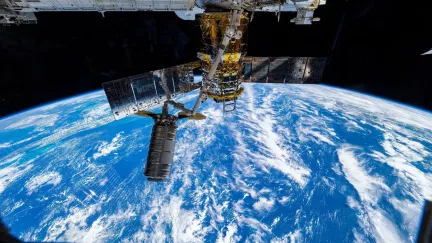 Poplach na ISS: NASA stahuje celou posádku kvůli vážnému zdravotnímu problému