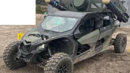 Jak z videohry. Ukrajinci na bojiště nasazují buginy s odpalovači raket Hellfire