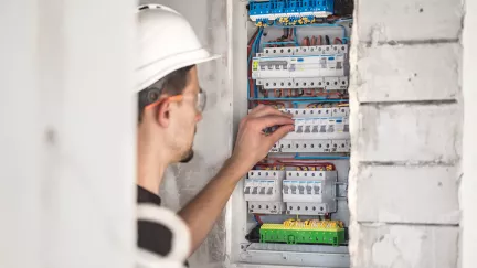 Dejte pozor a ušetříte tisíce. Největší neviditelní zloději elektřiny: Není to lednice ani televize