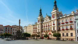 Policie obvinila sedm lidí a šest firem kvůli zakázkám pardubického magistrátu