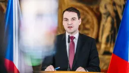 Kvůli Macinkovým zprávám pro prezidenta bude Sněmovna jednat o nedůvěře vládě