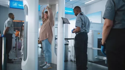 Výsměch a stud na letištích: Skenery odhalovaly intimní detaily cestujících