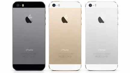 Nevyhazujte starý iPhone! Apple udělal šokující krok, vzkřísil i 13 let staré mobily