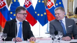 Končí poradce slovenského premiéra Lajčák, který figuruje v Epsteinových spisech