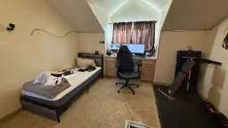 Zavřel se na rok do pokoje. Tvrdí, že mu to zachrání život