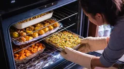 Trouba umí víc, než si myslíte. Trik šéfkuchařů, díky kterému chutná jídlo jako z restaurace
