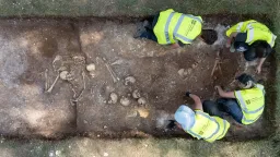 Klidný park skrýval děsivé tajemství. Hromadný hrob plný useknutých hlav
