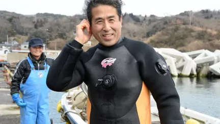 Cunami mu vzala ženu. Hledá ji už 13 let