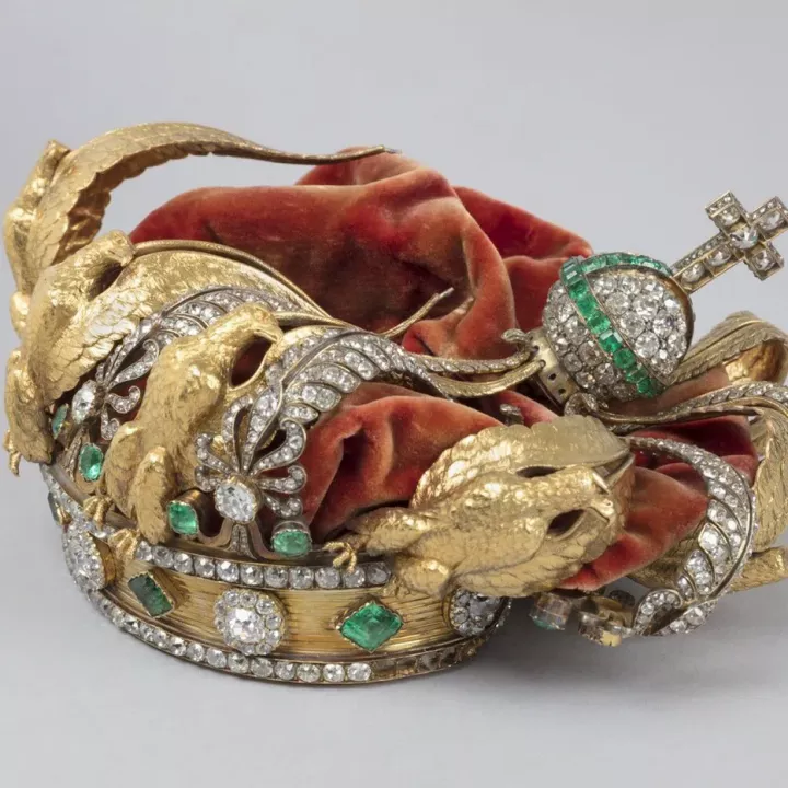 Lupiči při krádeži v Louvru zničili symbol císařství. Dokáže ho muzeum opravit?