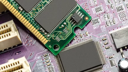 Zásoby docházejí a bude hůř. Výrobci elektroniky: "Neotálejte, zlevňovat se rozhodně nebude"