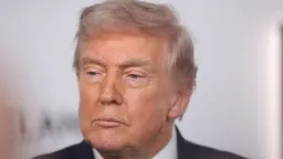 Trump oznámil, že posílá do Grónska americkou nemocniční loď