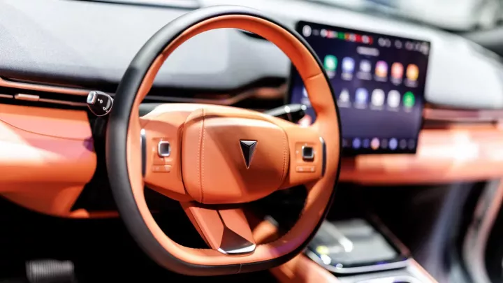 Čína představila elektromobil, který strčí diesel do kapsy