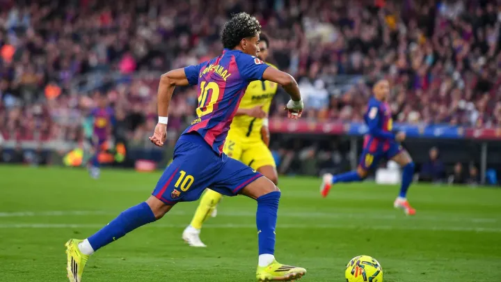 Barcelona díky Yamalovu hattricku porazila Villarreal 4:1