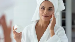 Tato večerní chyba může urychlovat stárnutí pleti, varují dermatologové