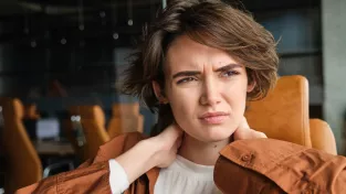 Vztahová šedá zóna: Pokud vás partner začal dělat tuhle věc, emočně už s vámi nežije