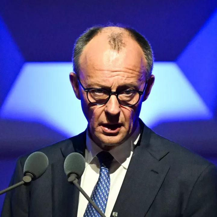 Uvolňovat nyní z jakéhokoli důvodu protiruské sankce je chybou, řekl Merz