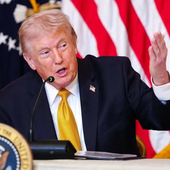 Trump vyvolal další otázky o své příčetnosti. Po dvou týdnech války se ptá, jestli zde Spojené státy mají být