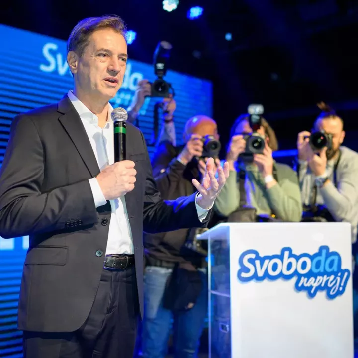 Slovinský premiér ohlásil vítězství své strany ve volbách, ale ta vede jen těsně