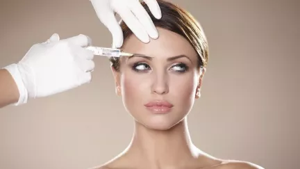 Krása bez skalpelu: Tyto hvězdy odmítly plastiky a vypadají lépe než kdy dřív