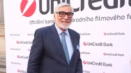 Dnes by Jiří Bartoška slavil 79 let: Prezident filmových srdcí z Varů nezmizel, žije v nás dál