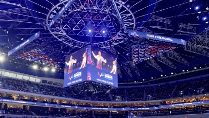 Přetahovaná v krasobruslení o světový trůn v Praze: zlato berou Němci, Češi v elitní patnáctce