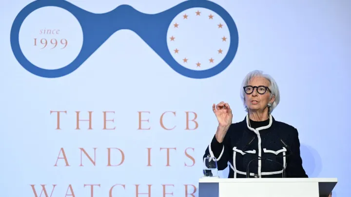 Míra inflace v eurozóně přesáhla kvůli ropnému šoku inflační cíl ECB