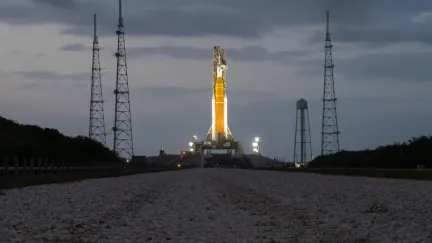 Dnes v noci to začíná: NASA vysílá lidi zpět k Měsíci