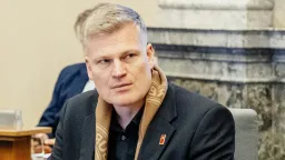 Turek pohrozil Hnutí Duha zásahem do dotací, podporu má u Macinky