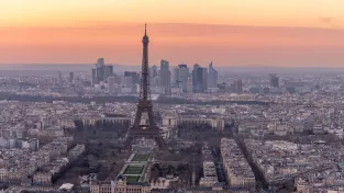 Tajemné schodiště z Eiffelovy věže jde do aukce. Cena vás překvapí