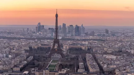 Tajemné schodiště z Eiffelovy věže jde do aukce. Cena vás překvapí