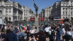 Banksy udeřil znovu. Tajná noční operace v centru Londýna překvapila svět