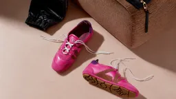 Stačí jen 3 páry bot: Tyto trendy modely v roce 2026 okamžitě omladí každý outfit a ubírají roky