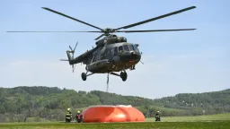 V Českém Švýcarsku zbývá uhasit pět hektarů lesa, letecká pomoc skončila