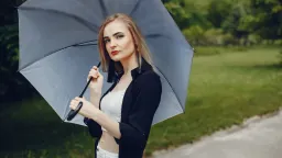 Česko zbičovaly stovky blesků. Meteorologové prozradili, co se bude na nebi dít dál