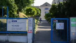 Babiš bude o stavu Ústřední vojenské nemocnice mluvit s ministrem obrany Zůnou