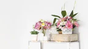 decorative-flowers-cabinet-front-wall