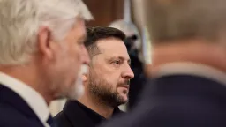 Rusko vyslalo 800 dronů, zabily šest lidí, desítky zranily, uvedl Zelenskyj