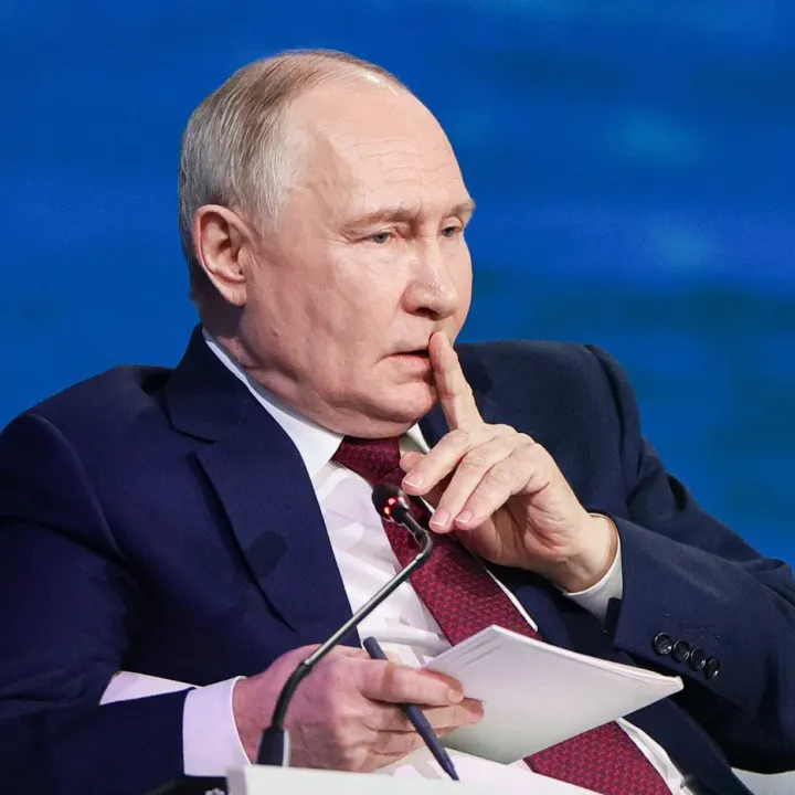 Putin řekl, že zatím nevidí smysl ve schůzce se Zelenským