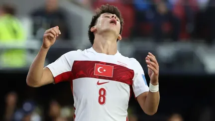 Vyřazení je velká ostuda, v šatně jsme ho oplakali, řekl turecký záložník Güler