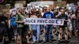 Několik tisíc lidí se v průvodu na podporu veřejnoprávních médií vydalo k ČT